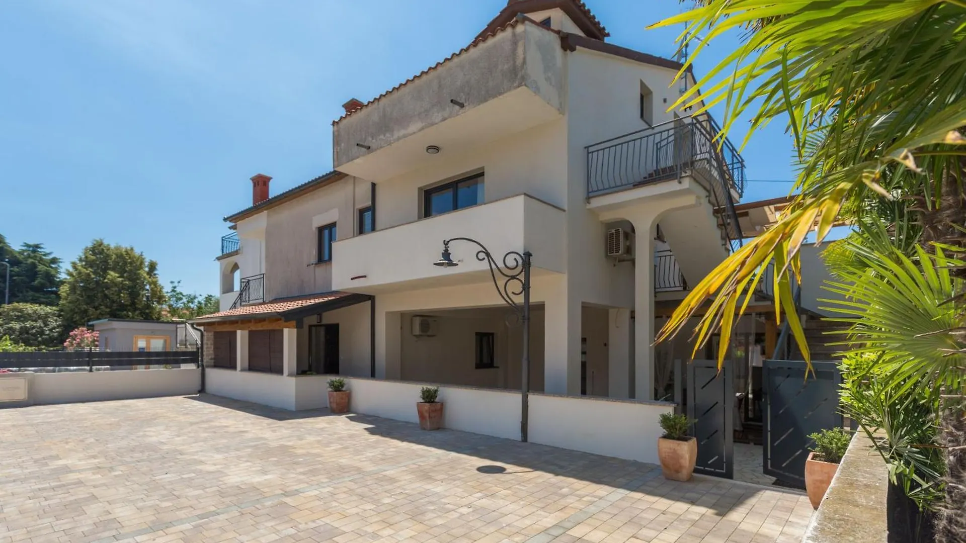 Moderne Ferienwohnung Residence Radovan In Porec 0*,